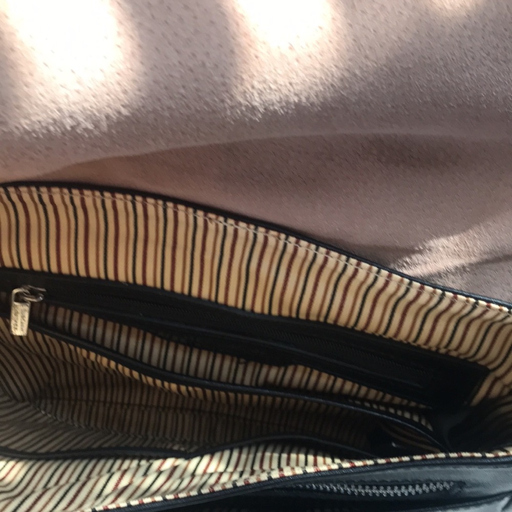 Beautiful Tuscany leather cross body purse - Picture 2 of 8